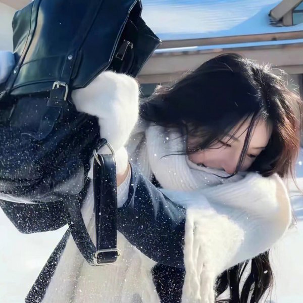 只能亲吻不幸同学了！